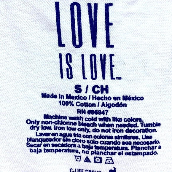 Pride Rainbow Heart "Proud Parent" Graphic T-Shirt - Size Small - NWT - Picture 3 of 3